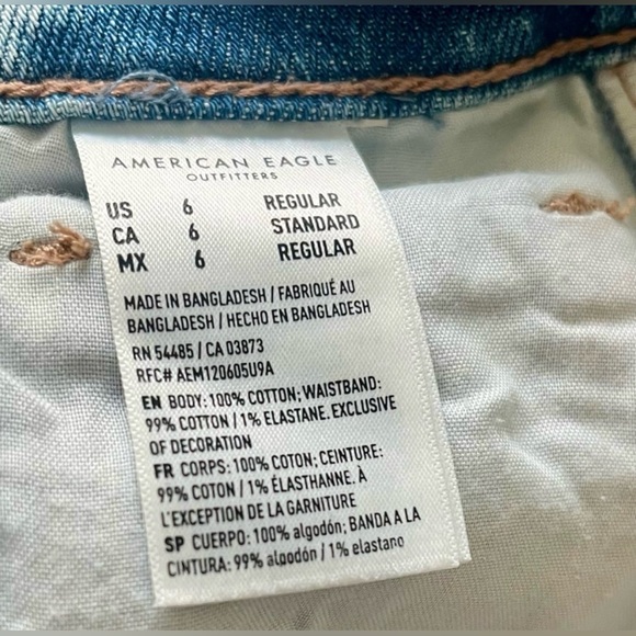 American Eagle Mom Straight Jeans - Picture 3 of 5